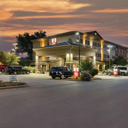 Best Western Plus Shamrock Inn & Suites Buitenkant foto