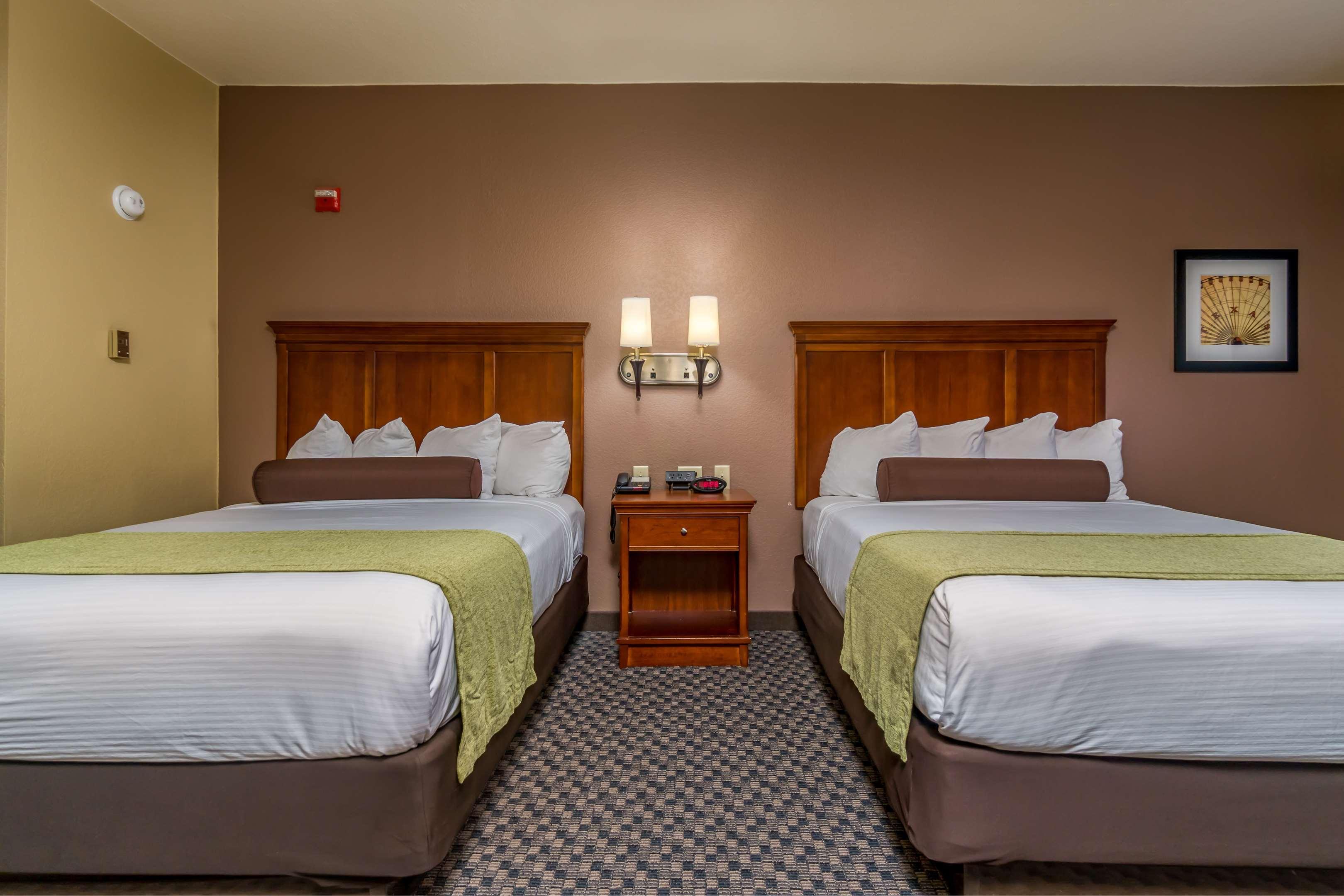 Best Western Plus Shamrock Inn & Suites Buitenkant foto