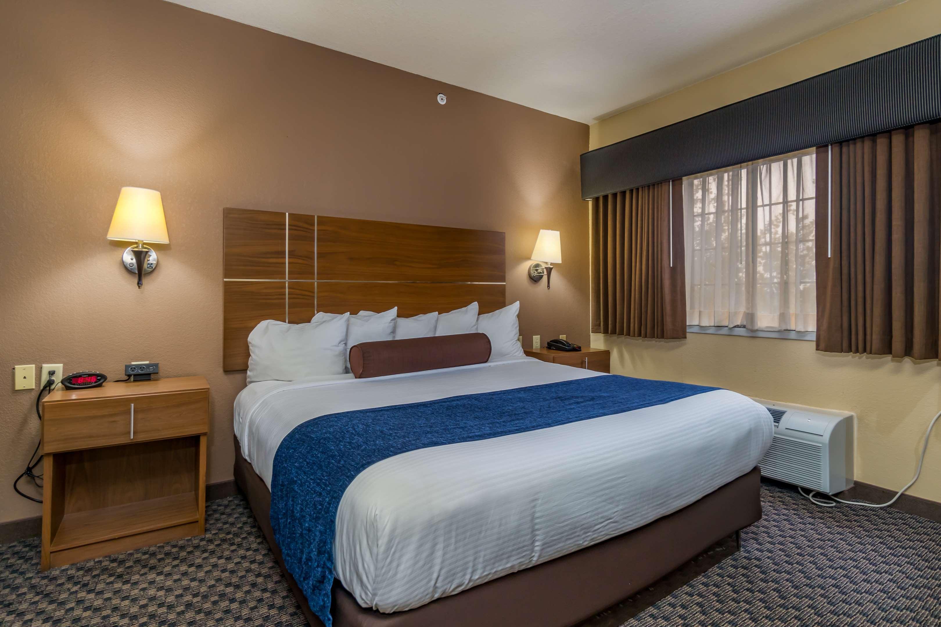 Best Western Plus Shamrock Inn & Suites Buitenkant foto