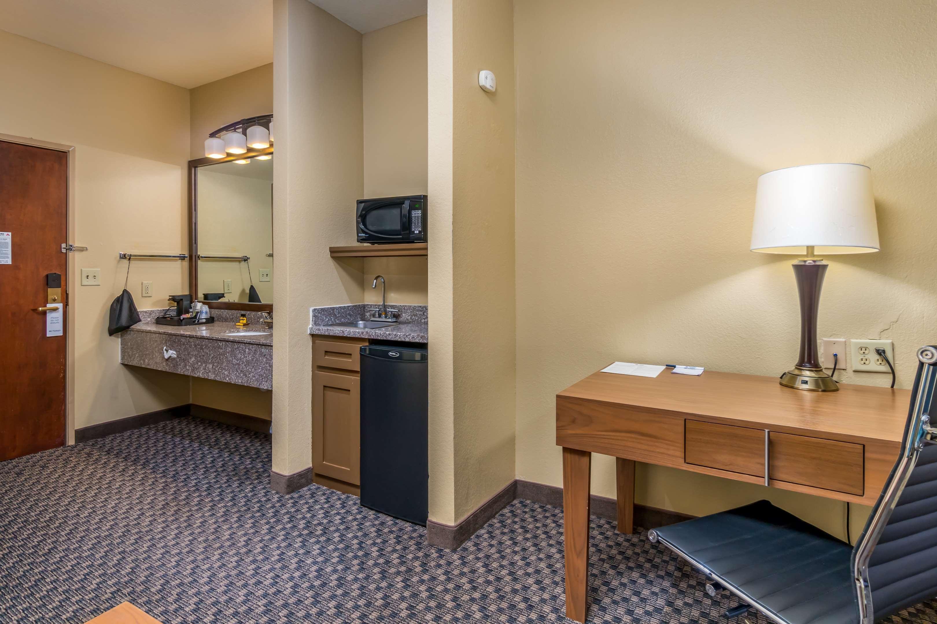 Best Western Plus Shamrock Inn & Suites Buitenkant foto