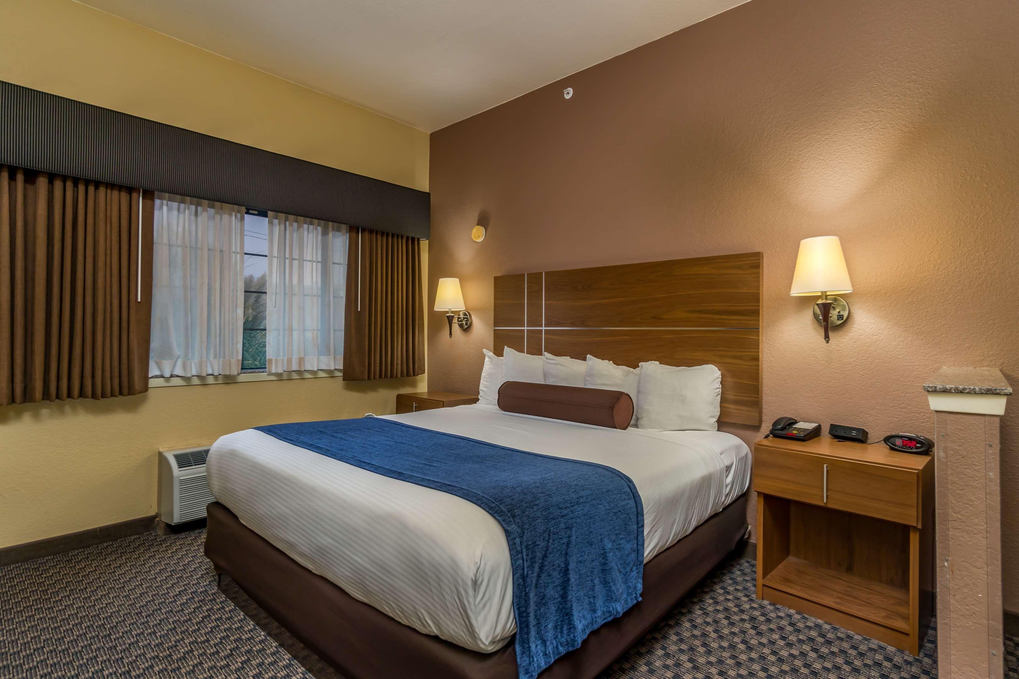 Best Western Plus Shamrock Inn & Suites Buitenkant foto