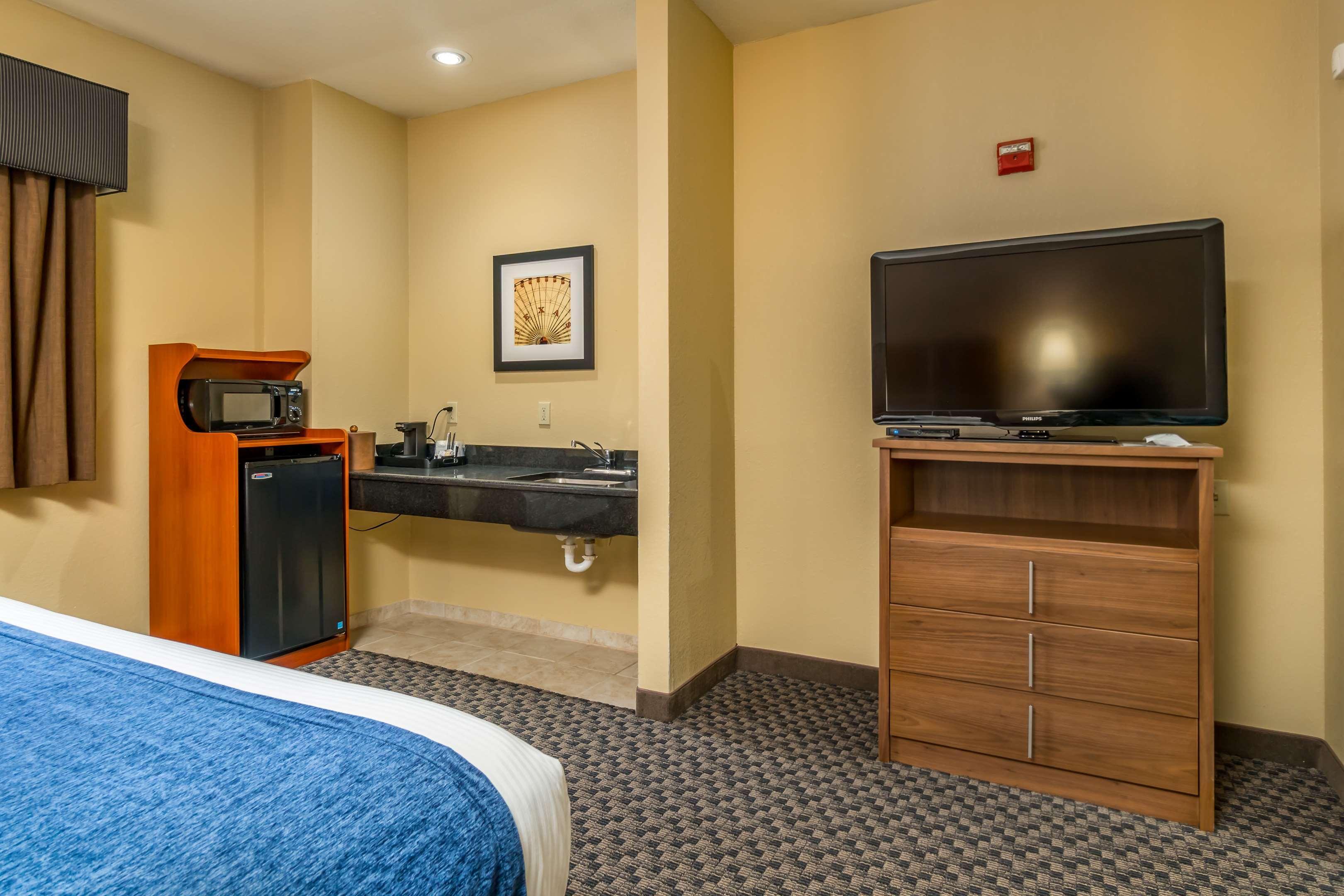 Best Western Plus Shamrock Inn & Suites Buitenkant foto