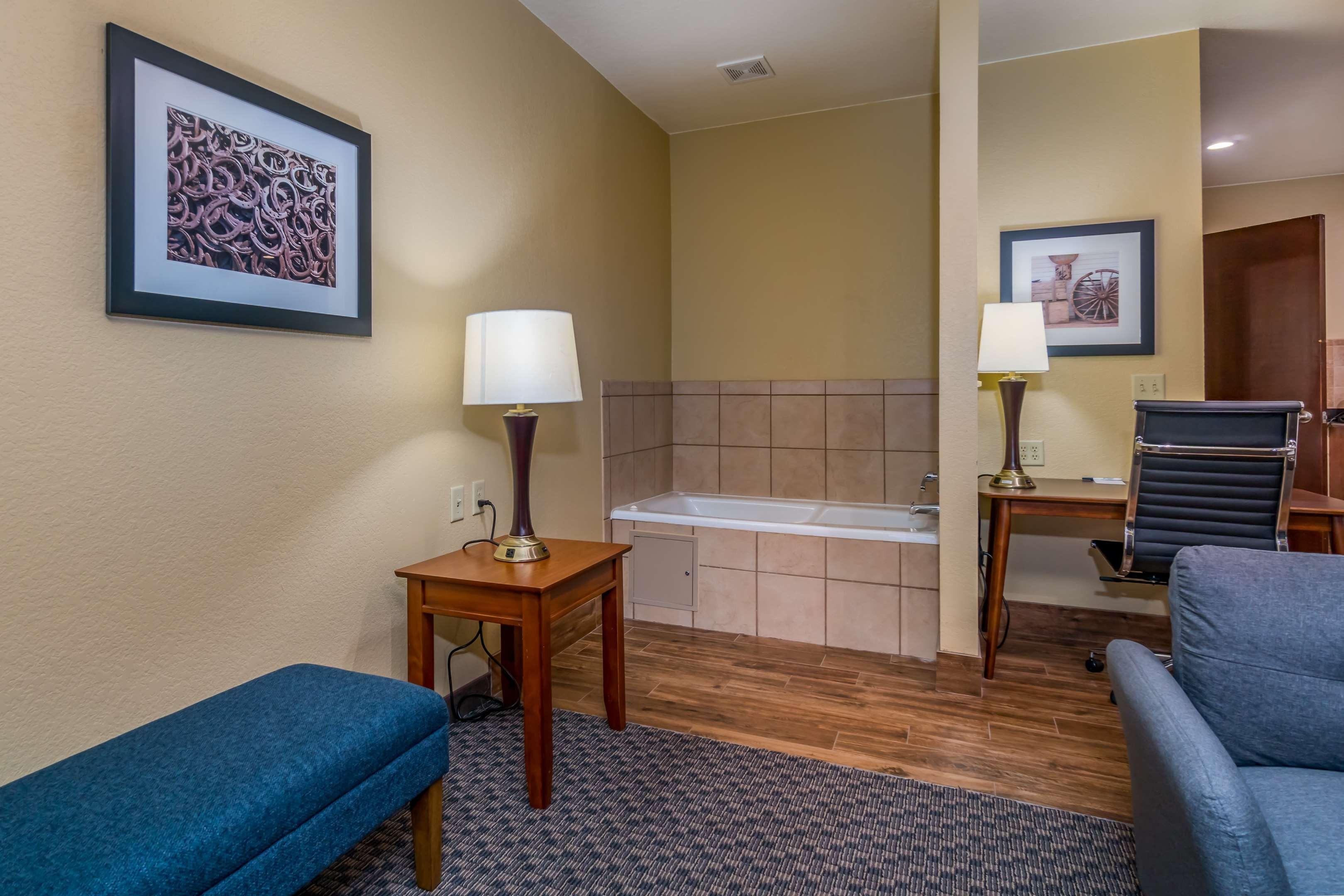 Best Western Plus Shamrock Inn & Suites Buitenkant foto