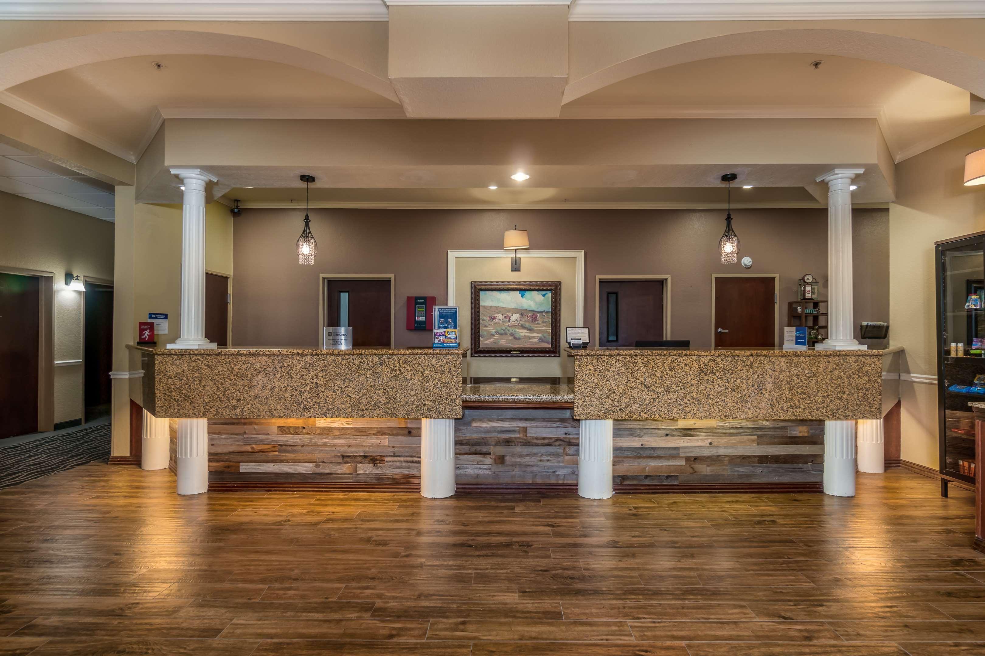 Best Western Plus Shamrock Inn & Suites Buitenkant foto