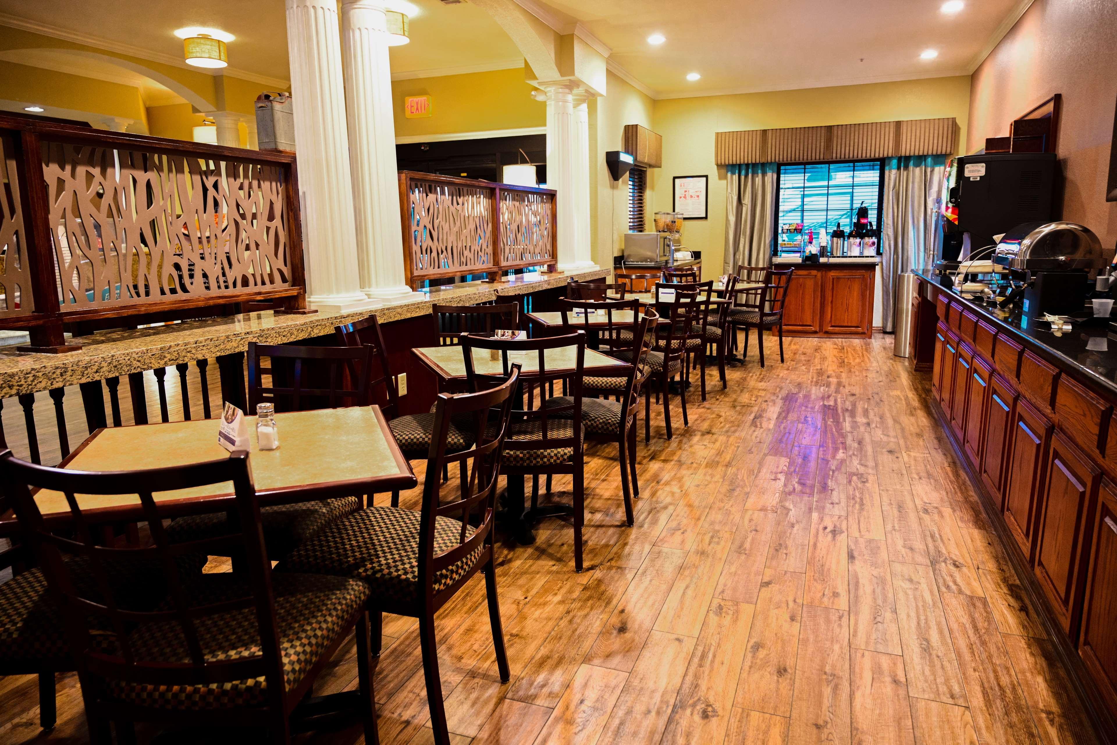 Best Western Plus Shamrock Inn & Suites Buitenkant foto