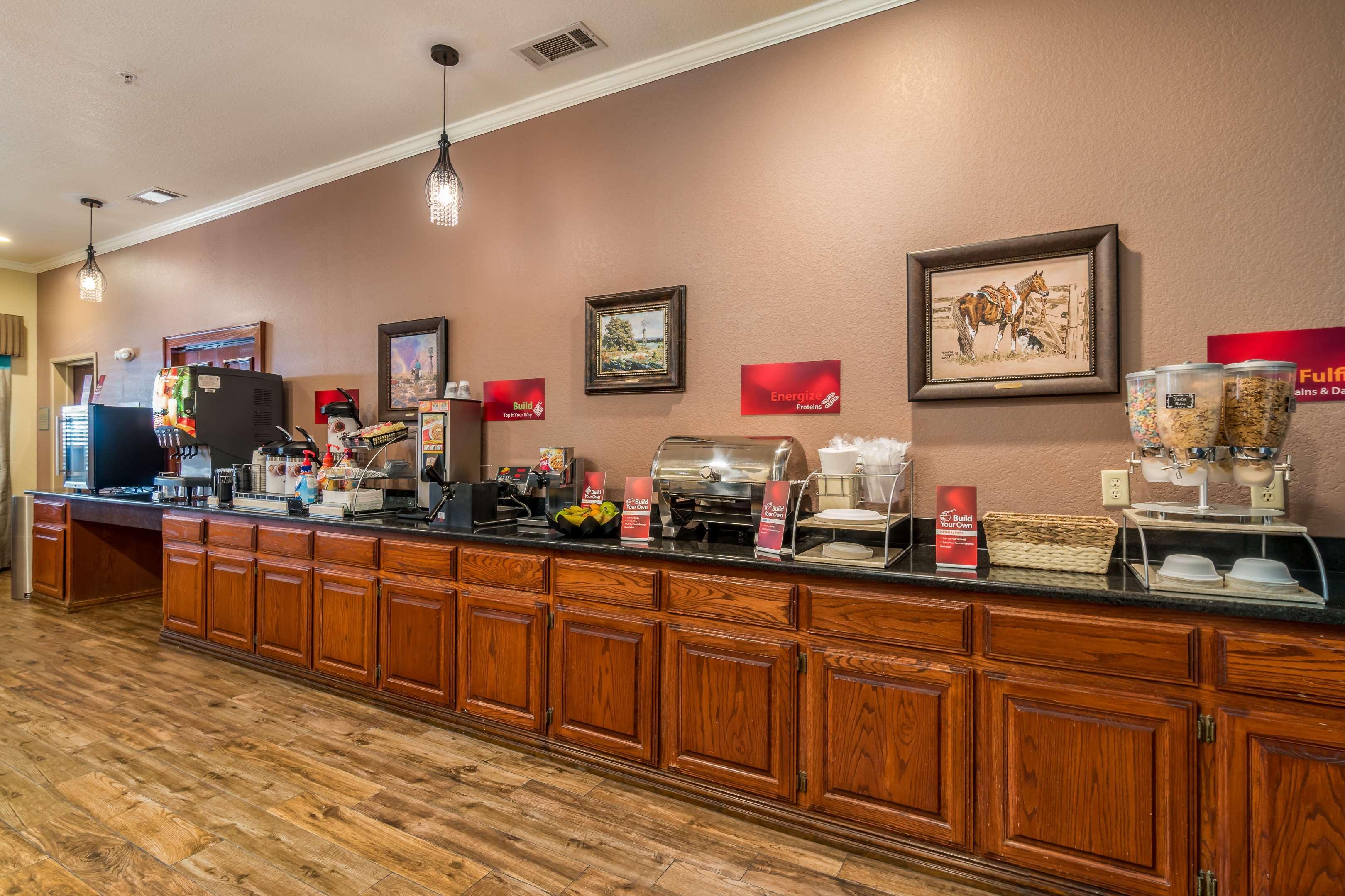 Best Western Plus Shamrock Inn & Suites Buitenkant foto