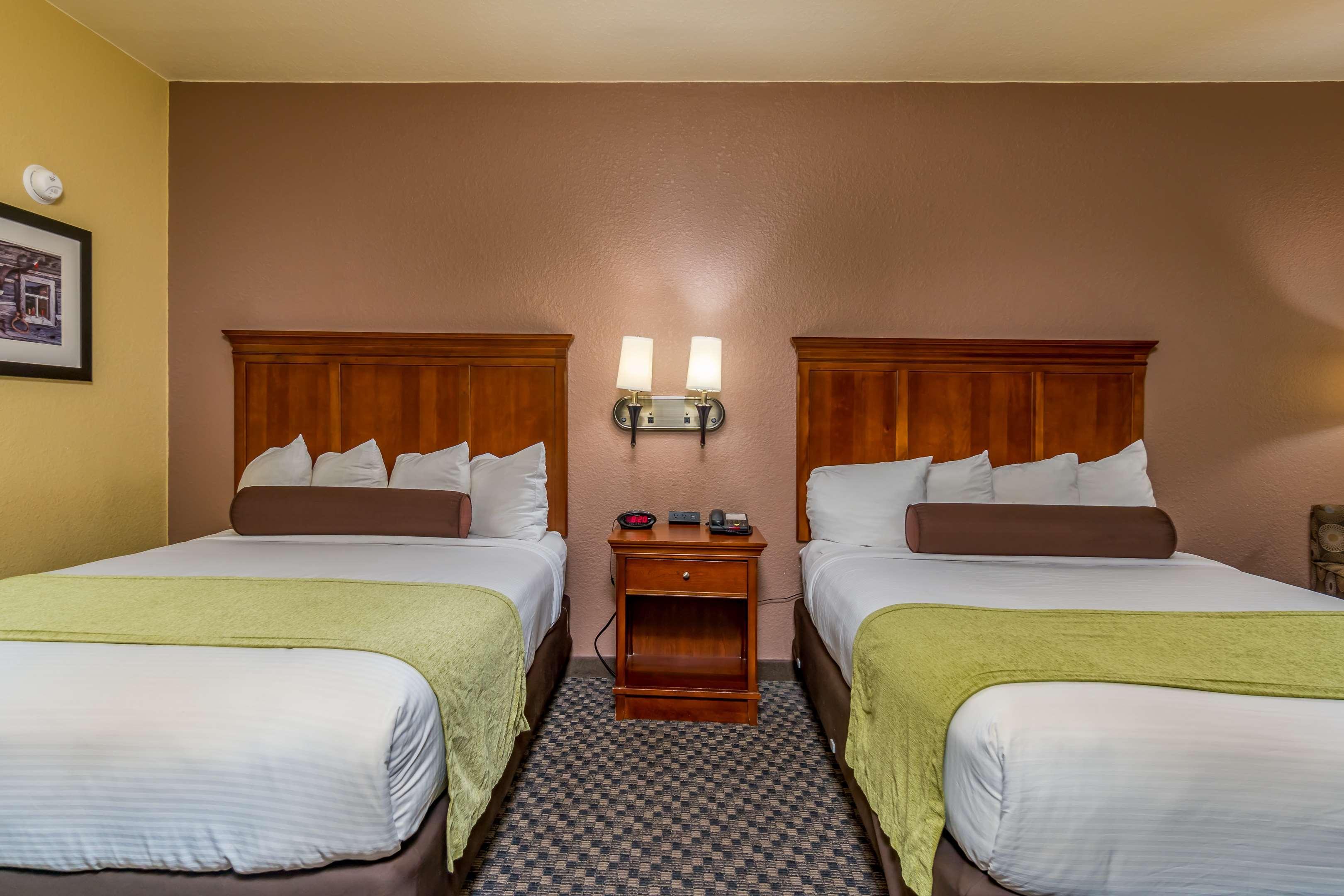 Best Western Plus Shamrock Inn & Suites Buitenkant foto