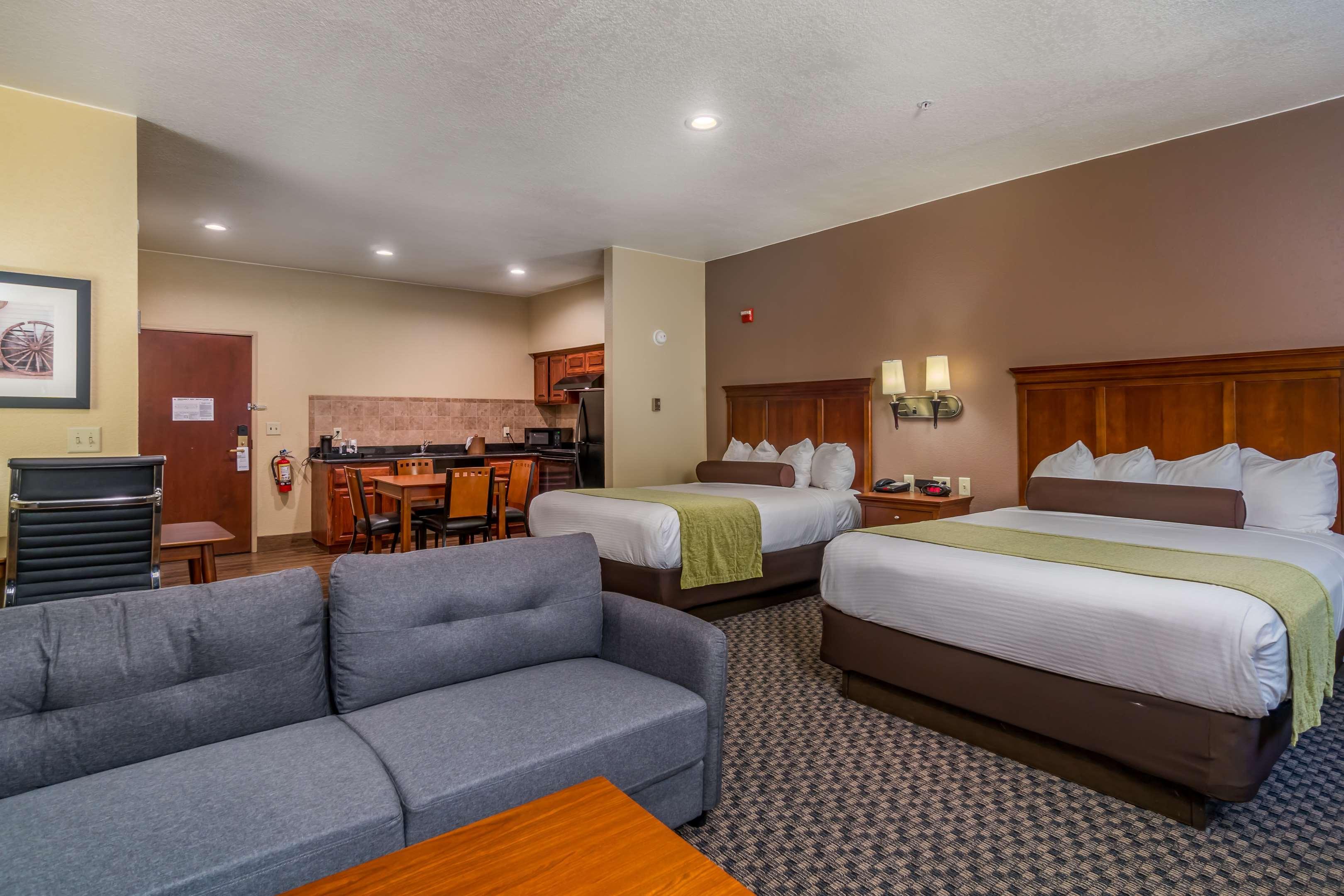 Best Western Plus Shamrock Inn & Suites Buitenkant foto