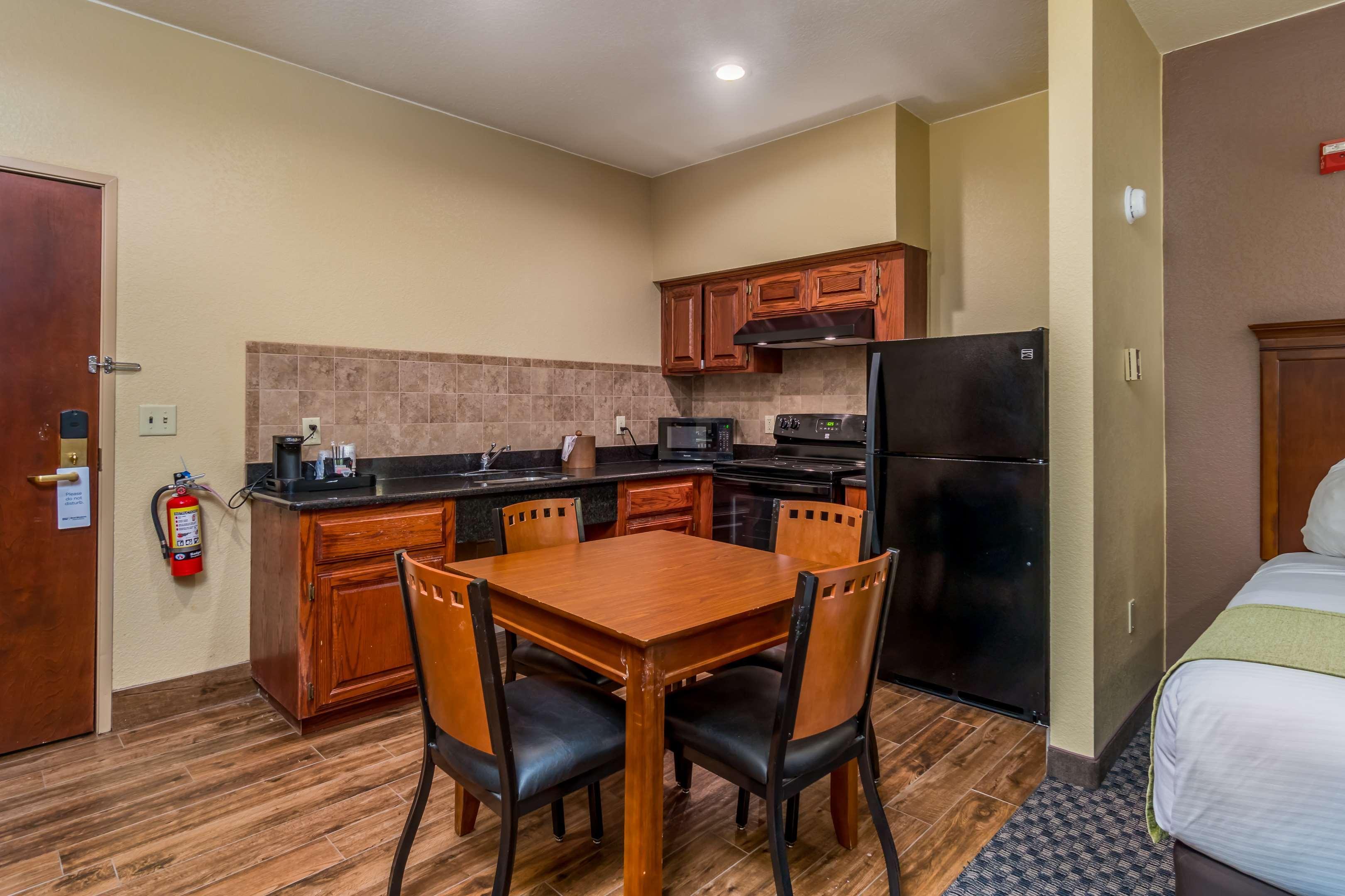 Best Western Plus Shamrock Inn & Suites Buitenkant foto